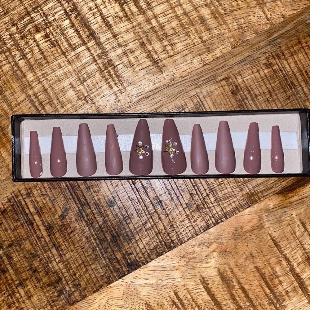 Matte and gloss Press on Nails!! 3/$15